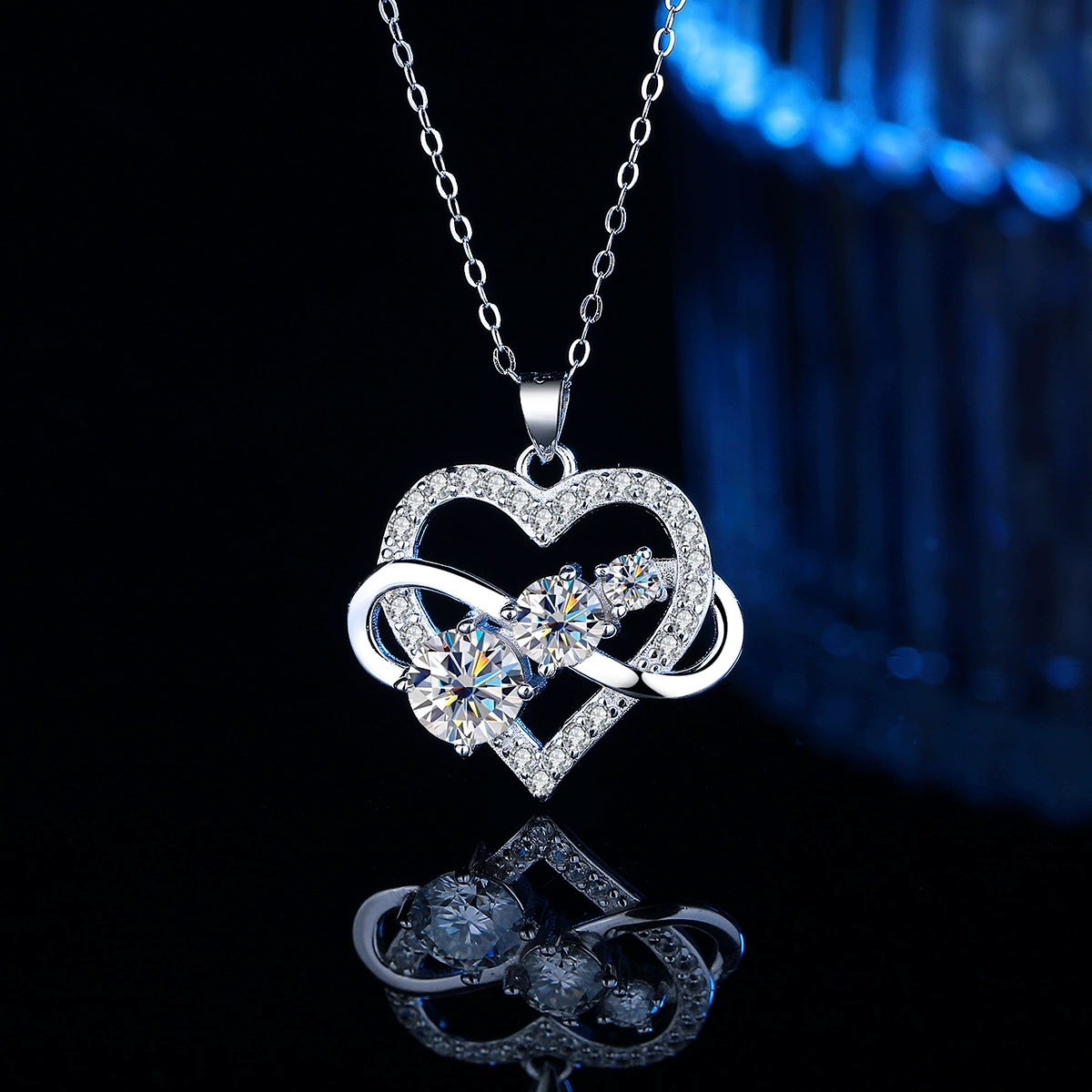 Éternia Heart Infinity Moissanite Necklace - Image 3