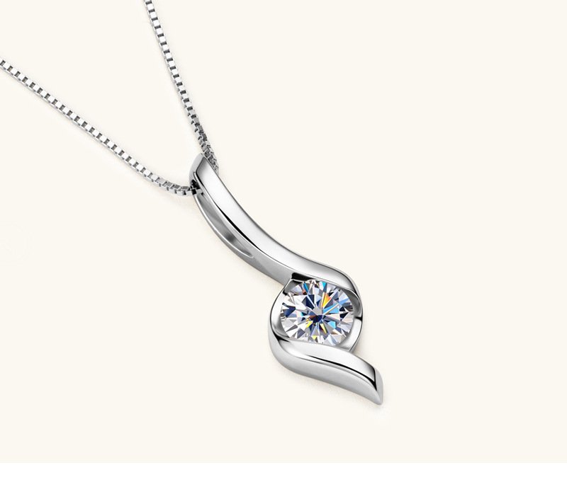 Aureline Twist Moissanite Pendant Necklace - Image 3