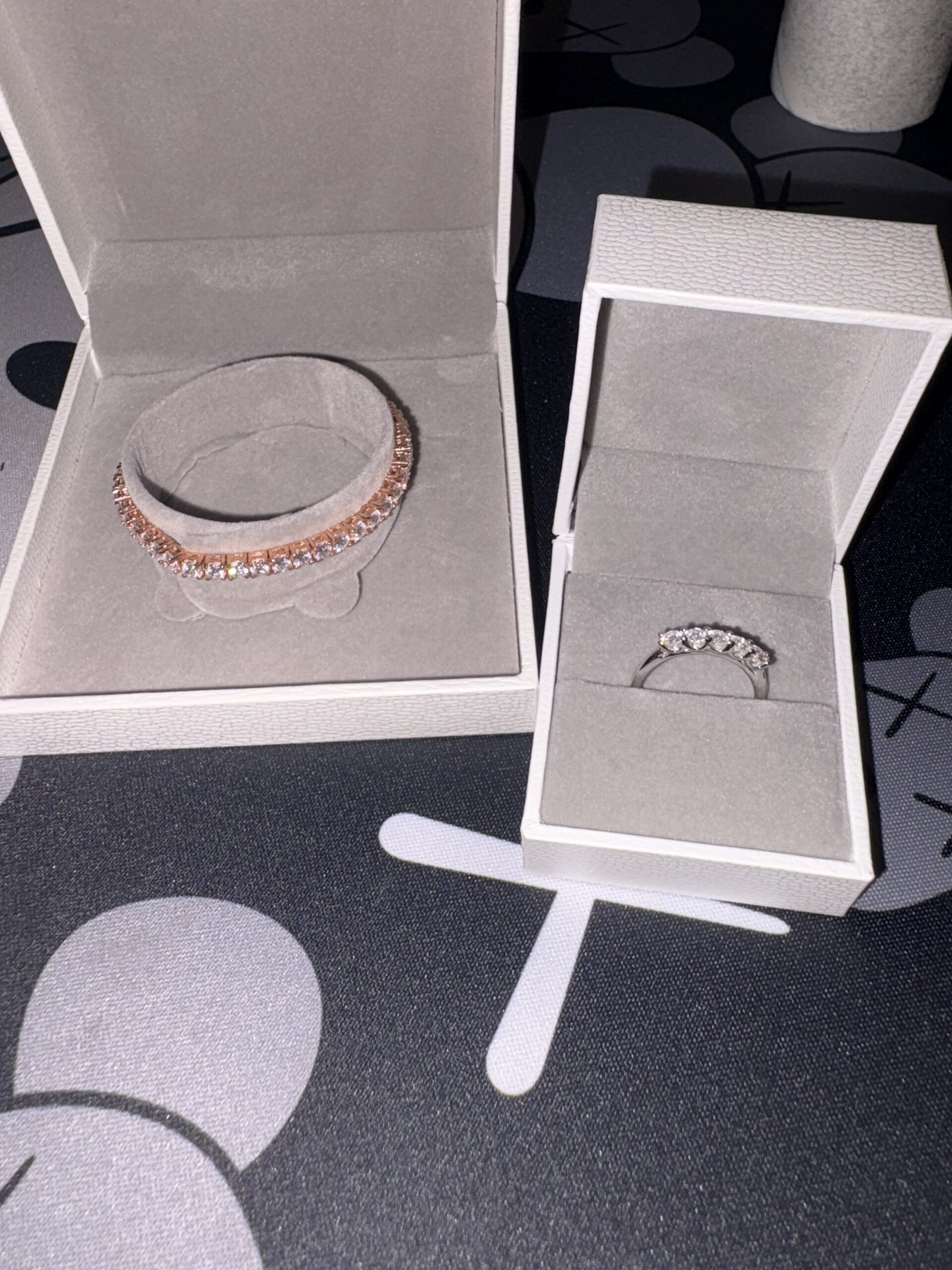 Zelvani jewellery in gift box